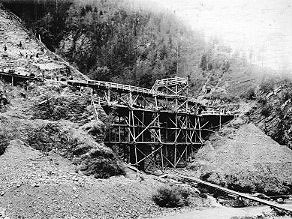 Lesena gradbena konstrukcija za viadukt Seidelbach Lesena gradbena konstrukcija za viadukt Seidelbach