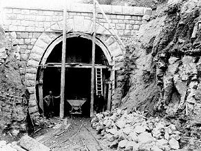 Vhod v predor Majda decembra 1904 Vhod v predor Majda decembra 1904