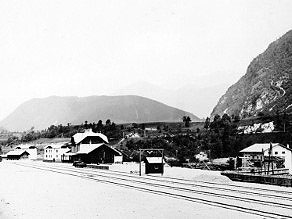 The platform of the completed Sveta Lucija - Tolmin (now Most na Soci) railway station, 1906. The platform of the completed Sveta Lucija - Tolmin (now Most na Soci) railway station, 1906.