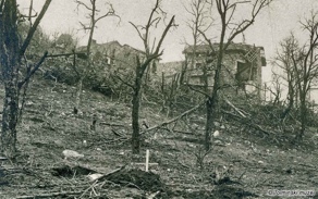 Uničena krajina na Selih (Sela pri Volčah). Zbirka Iskrić, Tolminski muzej. Uničena krajina na Selih (Sela pri Volčah). Zbirka Iskrić, Tolminski muzej.