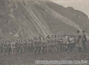Polog, c. in. k. gorska topniška baterija št. 2/13. Družinski arhiv Geyling, Tolminski muzej. Polog, c. in. k. gorska topniška baterija št. 2/13. Družinski arhiv Geyling, Tolminski muzej.