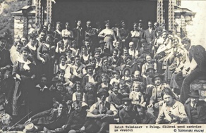 Soon after the war, the church in Javorca became a popular excursion point. Arhiv Tolminskega muzeja. Soon after the war, the church in Javorca became a popular excursion point. Arhiv Tolminskega muzeja.