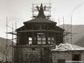 Die meiste Arbeit erforderte die Erneuerung der hölzernen Teile der Kirche. Zustand des Denkmals 1980. Foto: Pavel Medvešček, Denkmal-Dossier Javorca, Denkmalschutzbehörde Außenstelle Nova Gorica. Die meiste Arbeit erforderte die Erneuerung der hölzernen Teile der Kirche. Zustand des Denkmals 1980. Foto: Pavel Medvešček, Denkmal-Dossier Javorca, Denkmalschutzbehörde Außenstelle Nova Gorica.